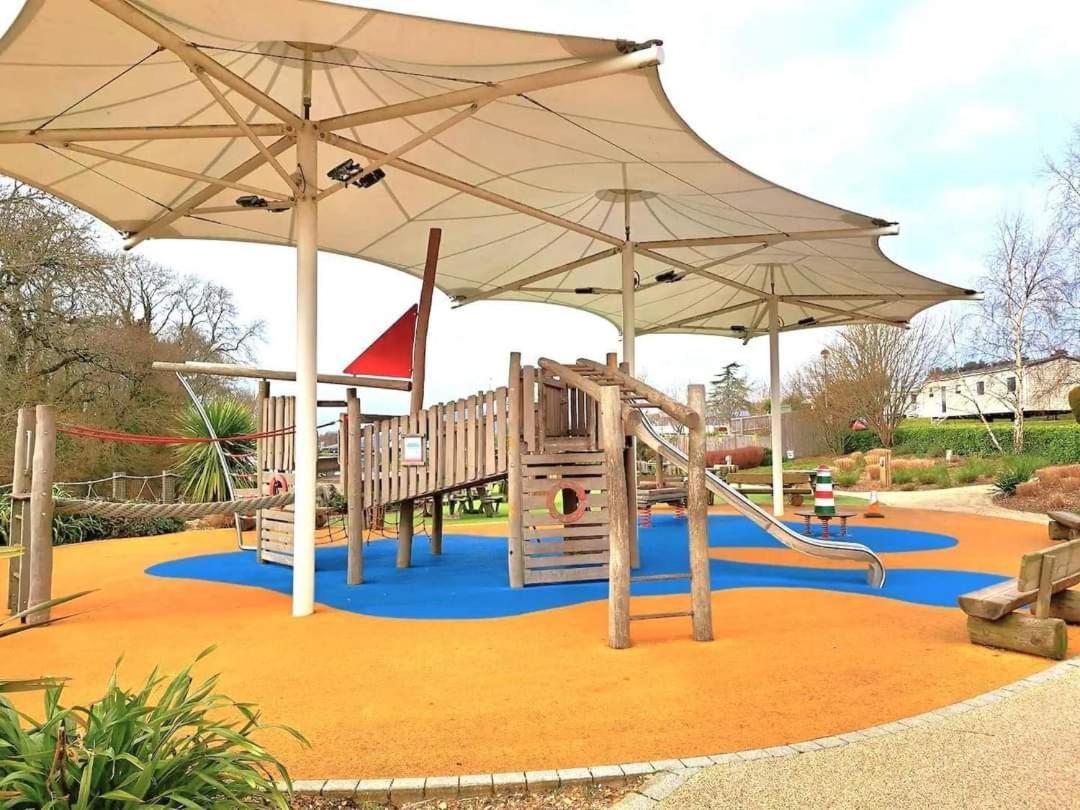 Home With A View Whitecliff Bay Holiday Park Bembridge Exterior foto